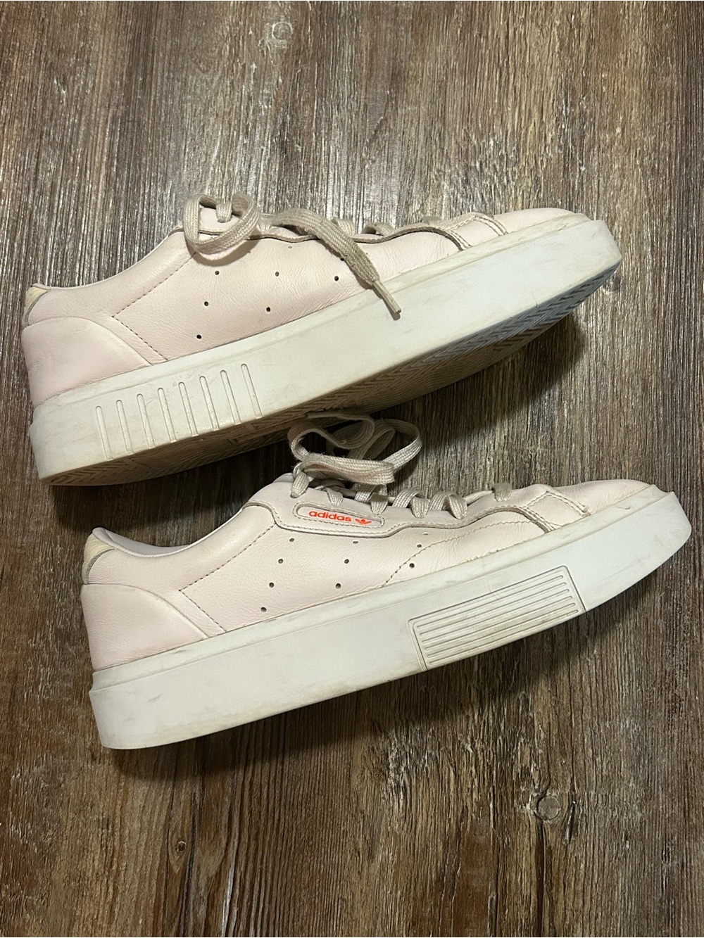 Women’s Adidas Sleek Super Light Pink Fashion Sneakers Size 11